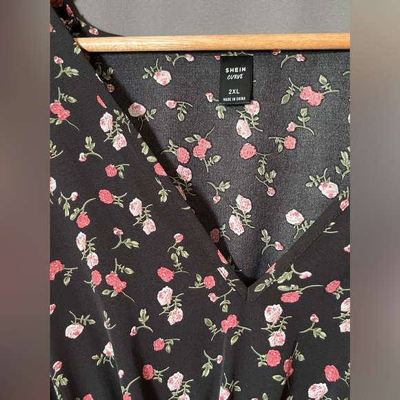 Shein Curve 2xl Multi Pattern Blouses - Lot of 4 - Picture 4 of 16